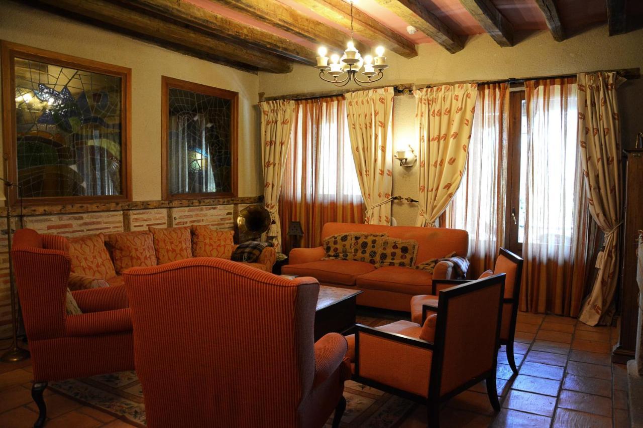 Posada Fuenteplateada Collado Hermoso Zewnętrze zdjęcie